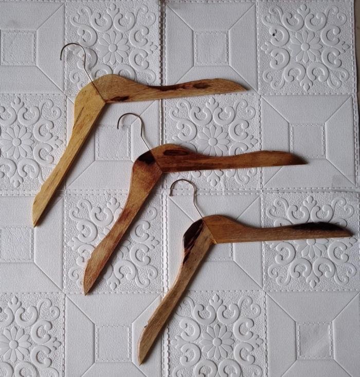 Hanger Kayu Unik