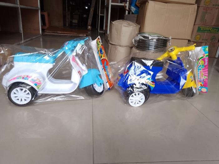 Mainan Vespa Anak Musik