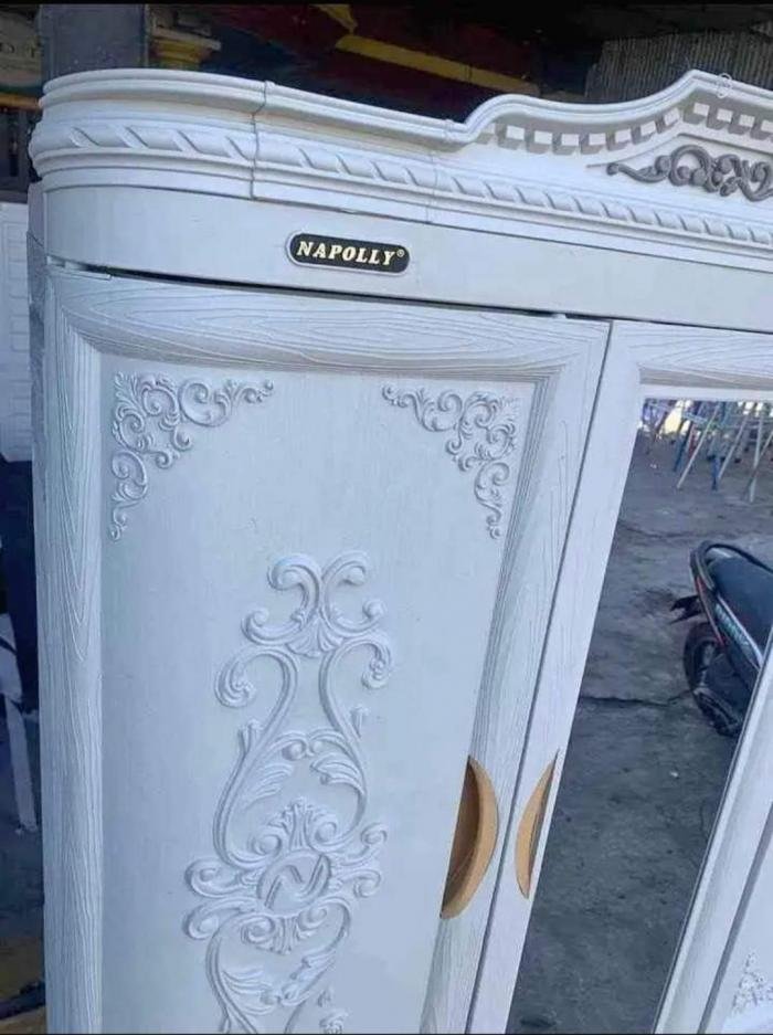 Lemari Sultan Napolly 3Pintu Mahkota Cabsulta Classic 388 CK. C.