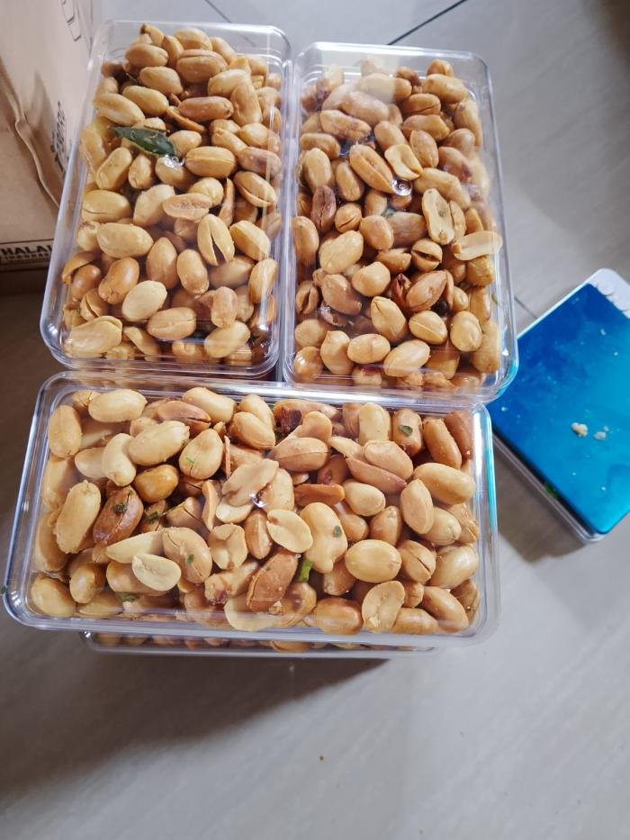 Kacang Bawang Kotak Toples
