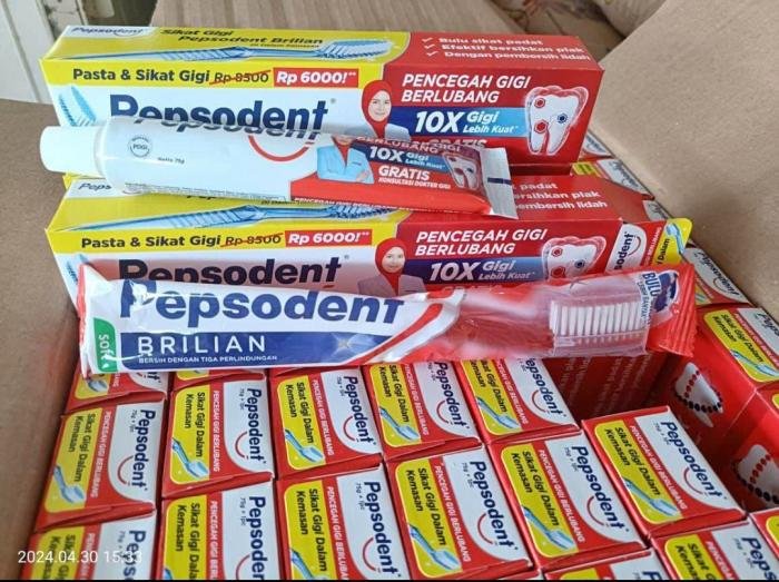 Pepsodent 75g Free Sikat ECER