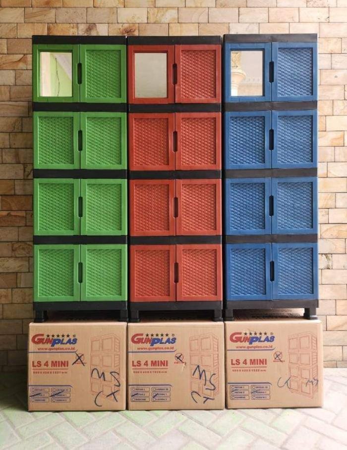 Lemari Gunplast 4susun Kaca + Kunci bs