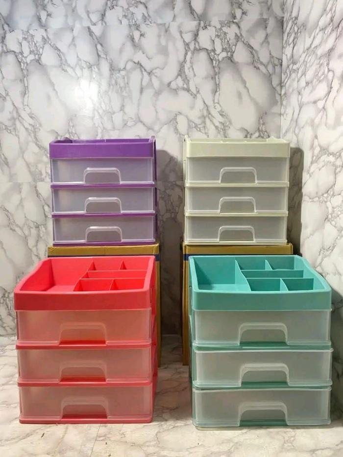 Rak Kosmetik Laci Trilins