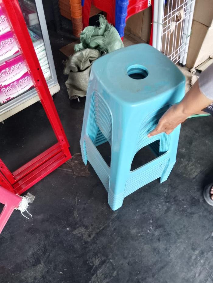 Kursi Biru Lion